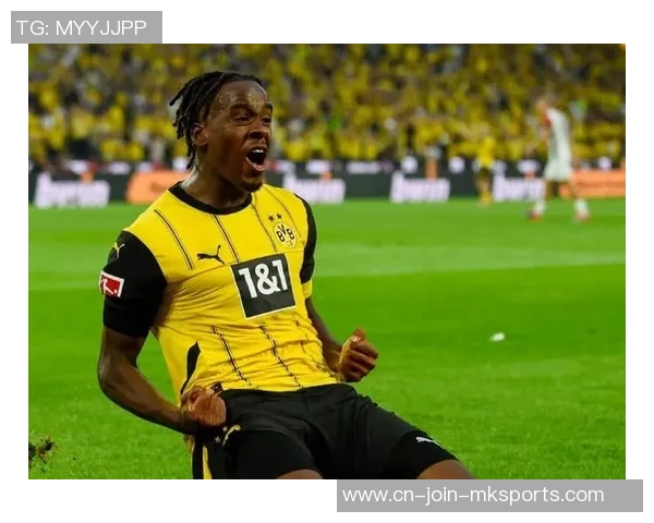 吉滕斯：教练让我发挥创造力，不是每次都要去边路1对1